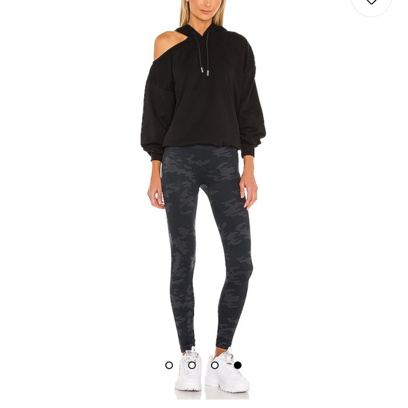 SPANX Look At Me Now Seamless Legging - Picture 2 of 9